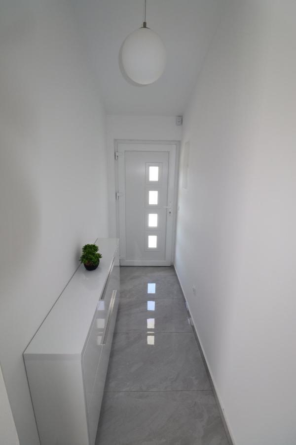 Vrsi Apartments Buitenkant foto