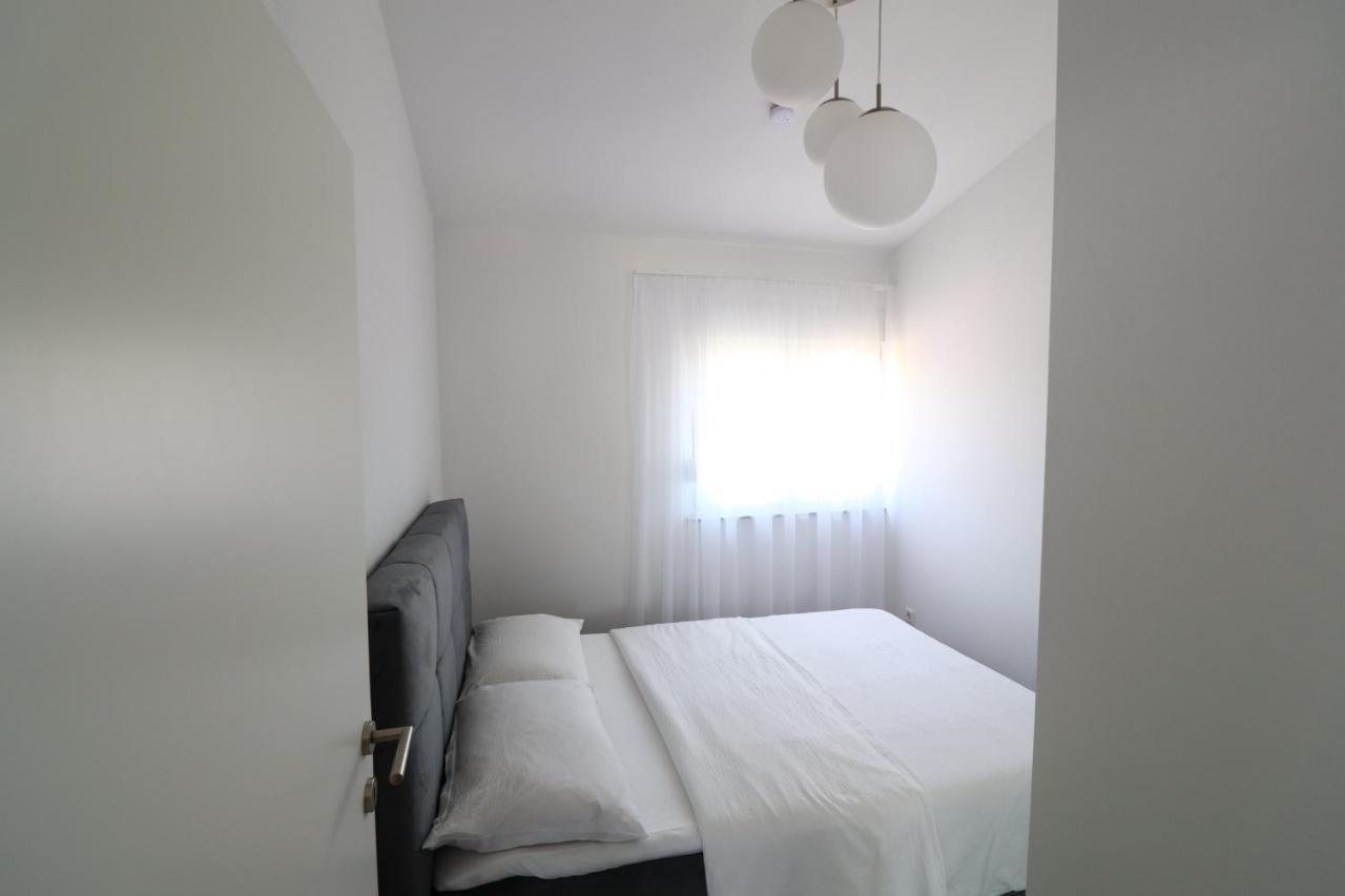 Vrsi Apartments Buitenkant foto